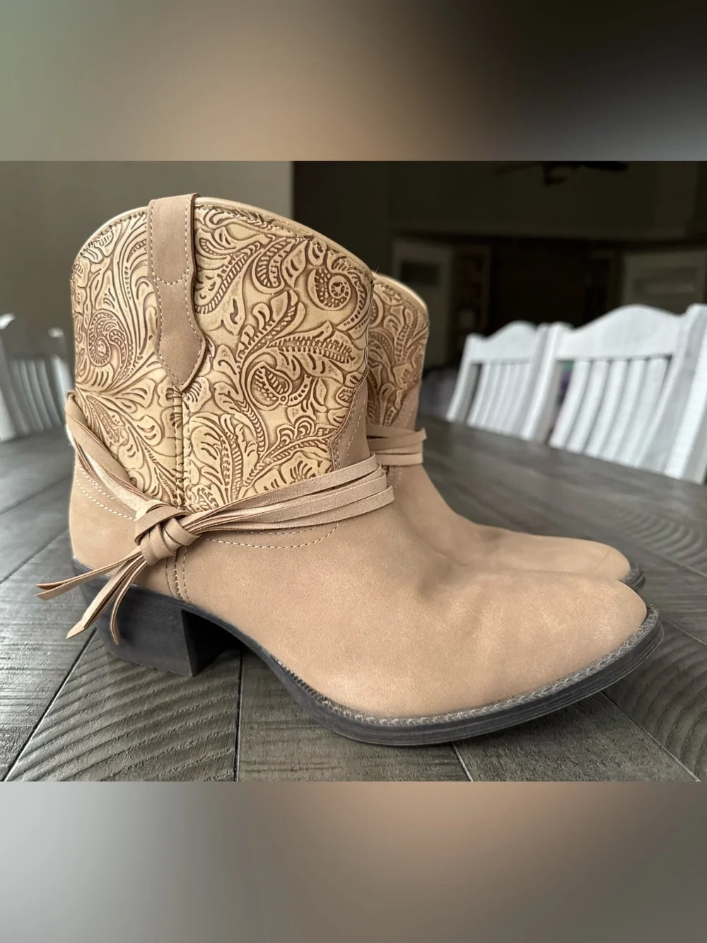 Dingo Valerie Floral Tooled Knotted Stap Western Ankle Booties Women’s Size 9